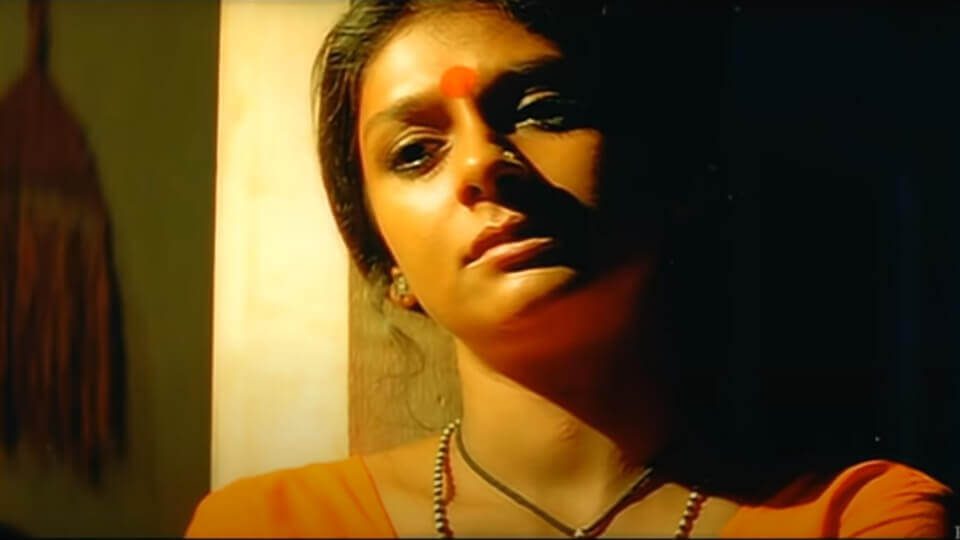 പൂ ചുവന്നു ചുവന്നു നിന്നു.