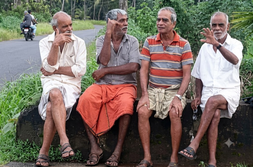മതിലുകൾ ഉയർന്നപ്പോൾ… മനുഷ്യർ അകന്നു