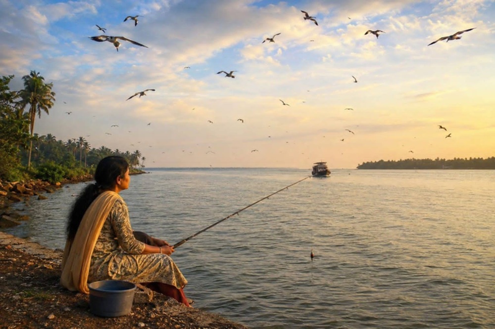 പൊഴിയിലെ വീട്